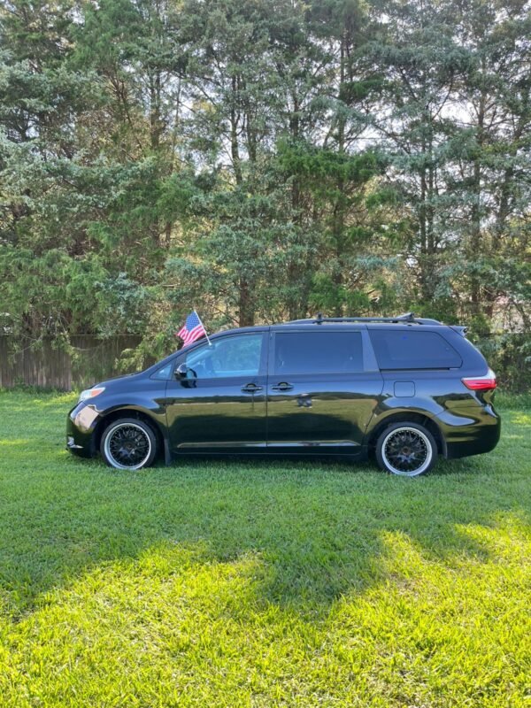 2016 Sienna LE 112.000 millas