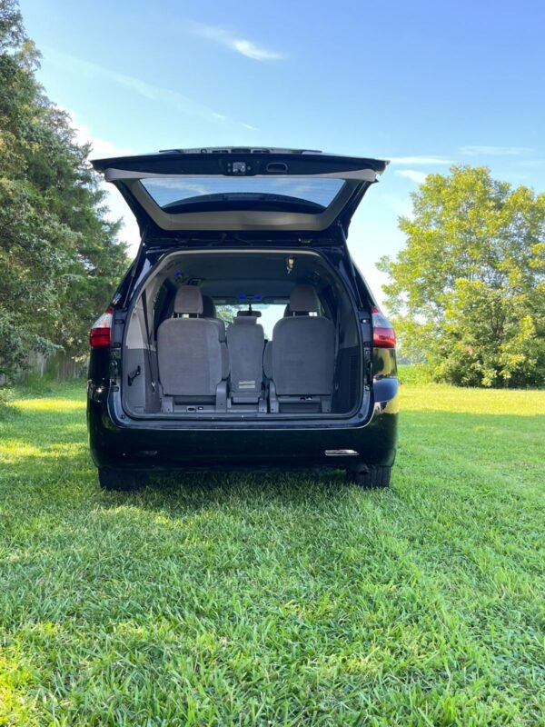 2016 Sienna LE 112.000 millas