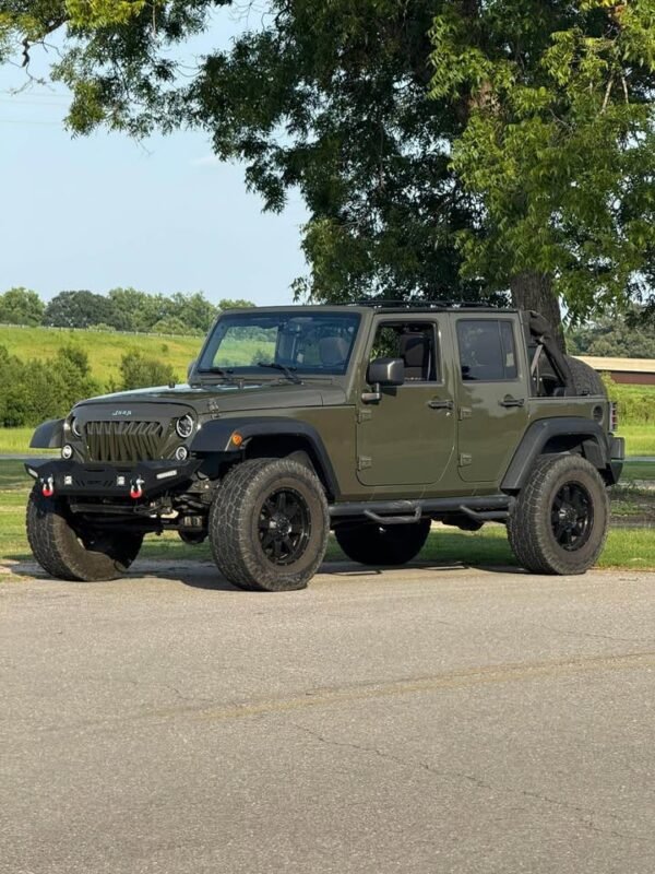 518384319_122335717712011356_36567994845854266_n 2015 Jeep Wrangler Rubicon 76.000 millas