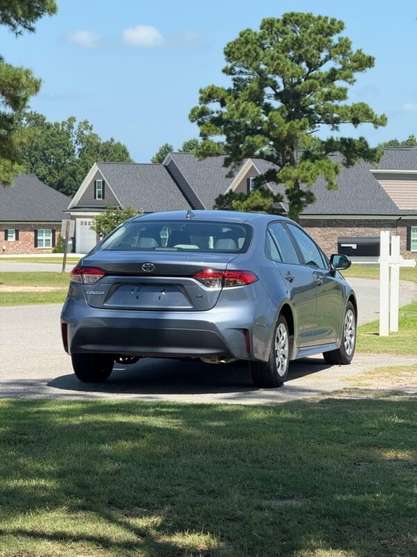 51dbb877-f667-404d-b346-194ceaf3410f 2023 Toyota Corolla Blue 26.000 millas