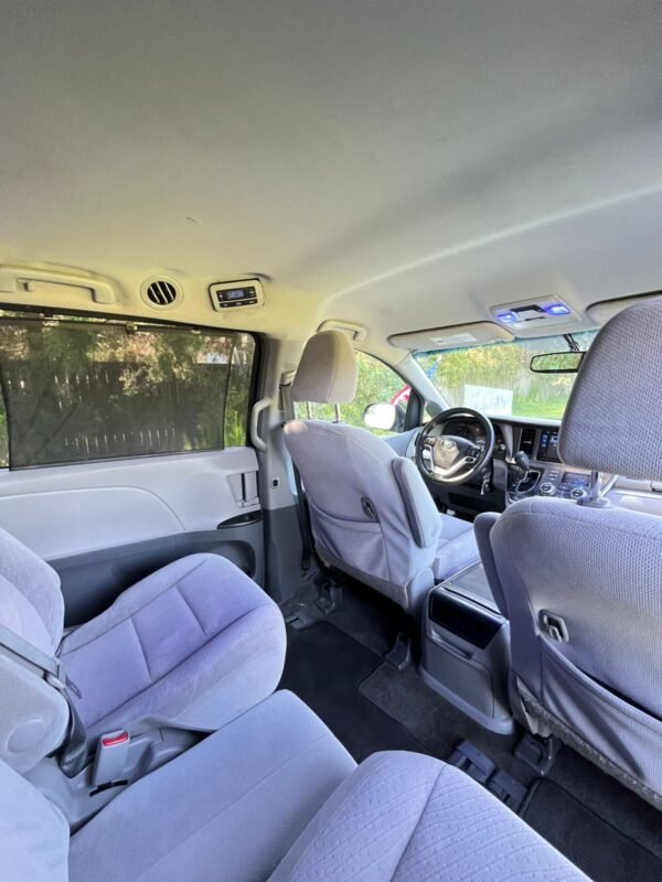 2016 Sienna LE 112.000 millas
