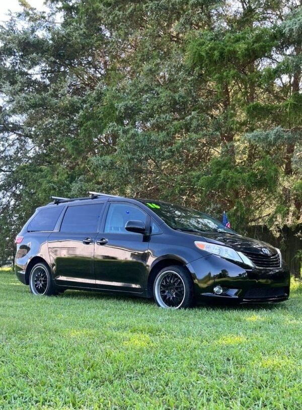2016 Sienna LE 112.000 millas