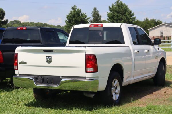 ESQ ATRASPASAJERO 2017 Ram 1500 Crew Cab · SLT Pickup 4D, 129.000 millas 5 1/2 ft