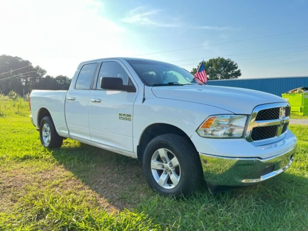 FRENTE ESQ PAS 2017 Ram 1500 Crew Cab · SLT Pickup 4D, 129.000 millas 5 1/2 ft