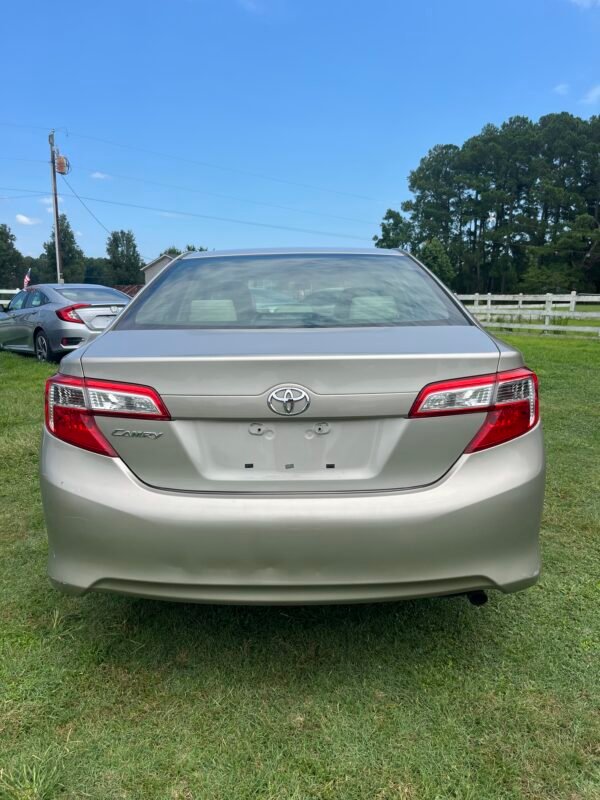 IMG_7221 2014 Toyota Camry 127.000 millas