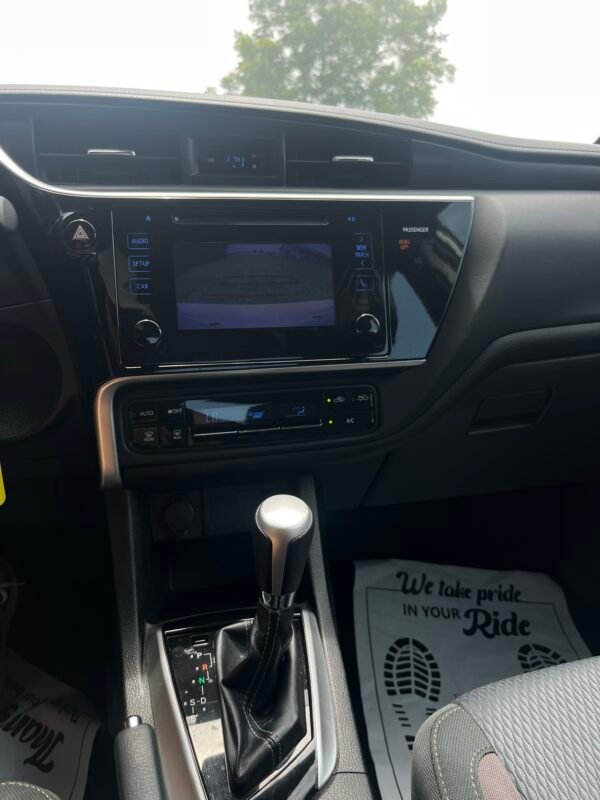2017 Toyota Corolla 97.000 millas
