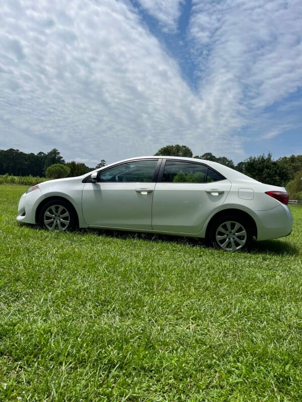 2017 Toyota Corolla 97.000 millas