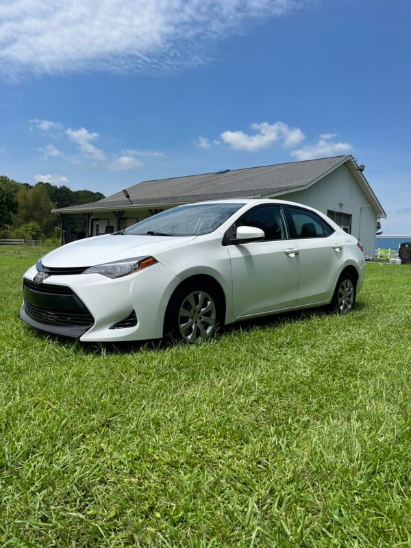 2017 Toyota Corolla 97.000 millas