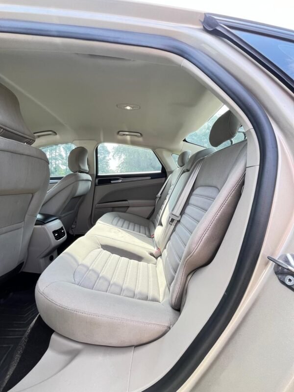 2017 Ford Fusión SE 66.000 millas