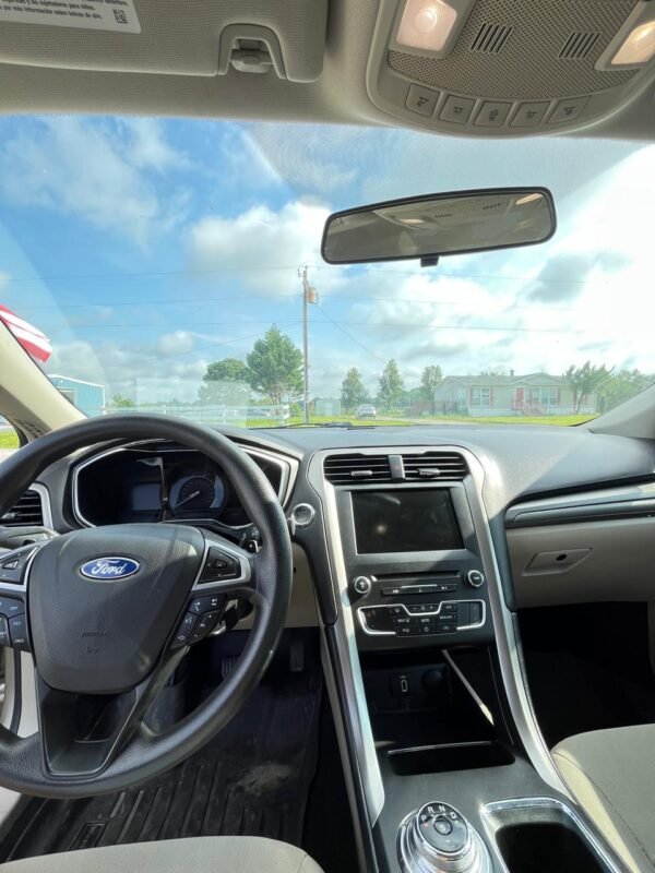 2017 Ford Fusión SE 66.000 millas