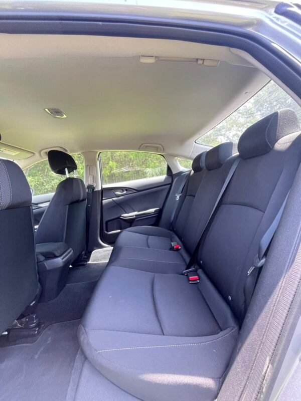 Imagen de WhatsApp 2025-07-21 a las 11.06.51_f7f36dc4 2017 Ram 1500 Crew Cab · SLT Pickup 4D, 129.000 millas 5 1/2 ft