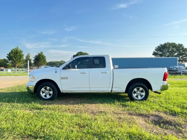 Imagen de WhatsApp 2025-07-21 a las 11.37.18_75164b75 2017 Ram 1500 Crew Cab · SLT Pickup 4D, 129.000 millas 5 1/2 ft