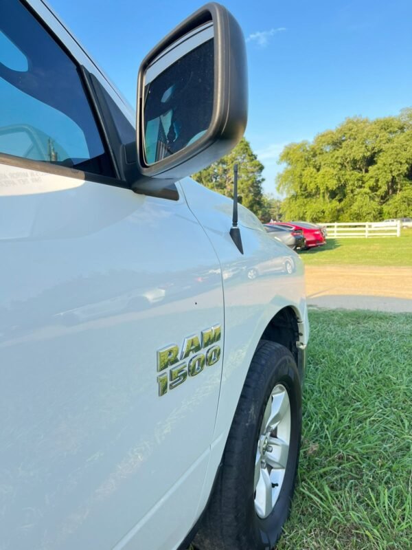 Imagen de WhatsApp 2025-07-21 a las 11.37.19_2c18ee81 2017 Ram 1500 Crew Cab · SLT Pickup 4D, 129.000 millas 5 1/2 ft