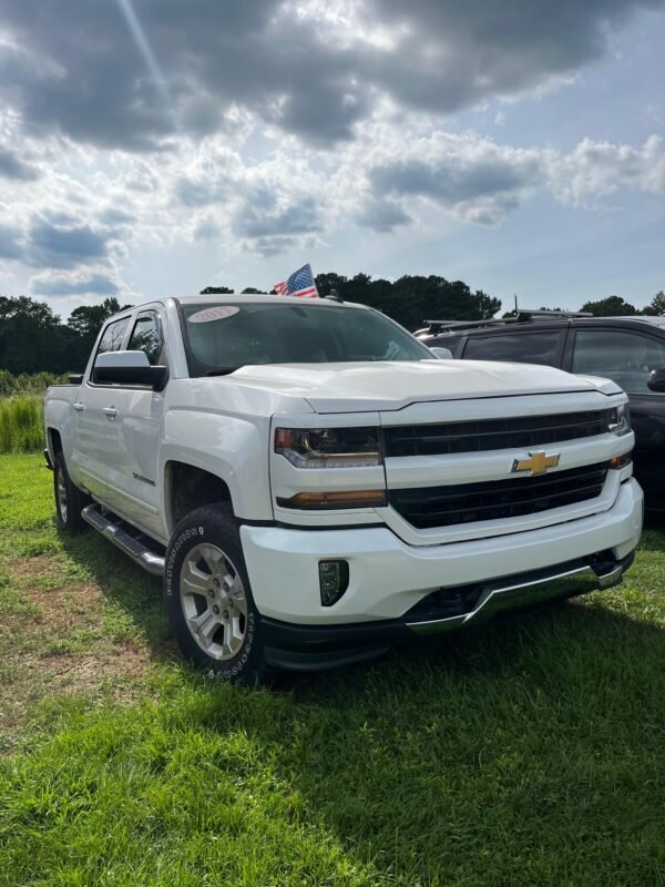 2017 Chevrolet Silverado 70.000 millas