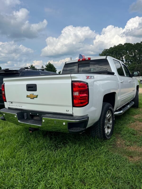 2017 Chevrolet Silverado 70.000 millas