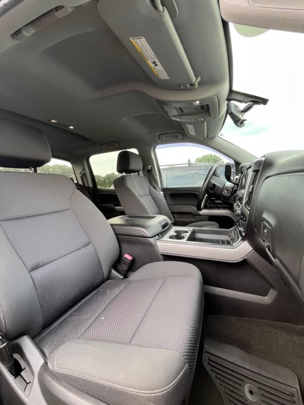 2017 Chevrolet Silverado 70.000 millas