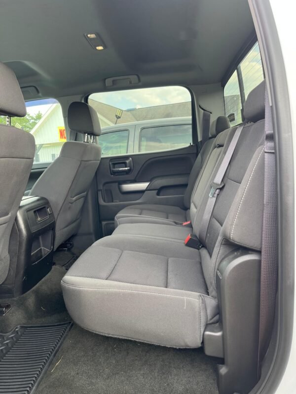 2017 Chevrolet Silverado 70.000 millas