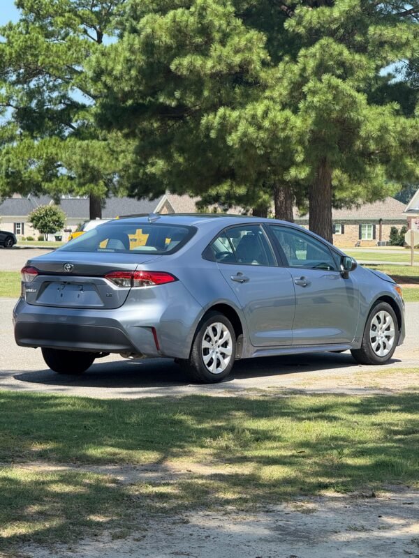 e5348261-7082-4585-ac55-f6c3a122011d 2023 Toyota Corolla Blue 26.000 millas