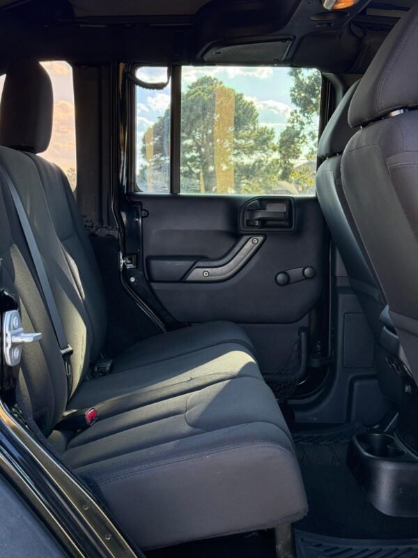 2016 Jeep Wrangler Unlimited Sport | 76 millas