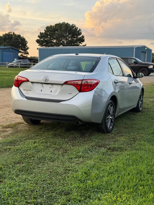2019 Toyota Corolla | 106mil millas