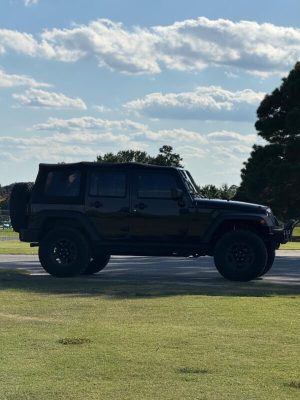 2016 Jeep Wrangler Unlimited Sport | 76 millas