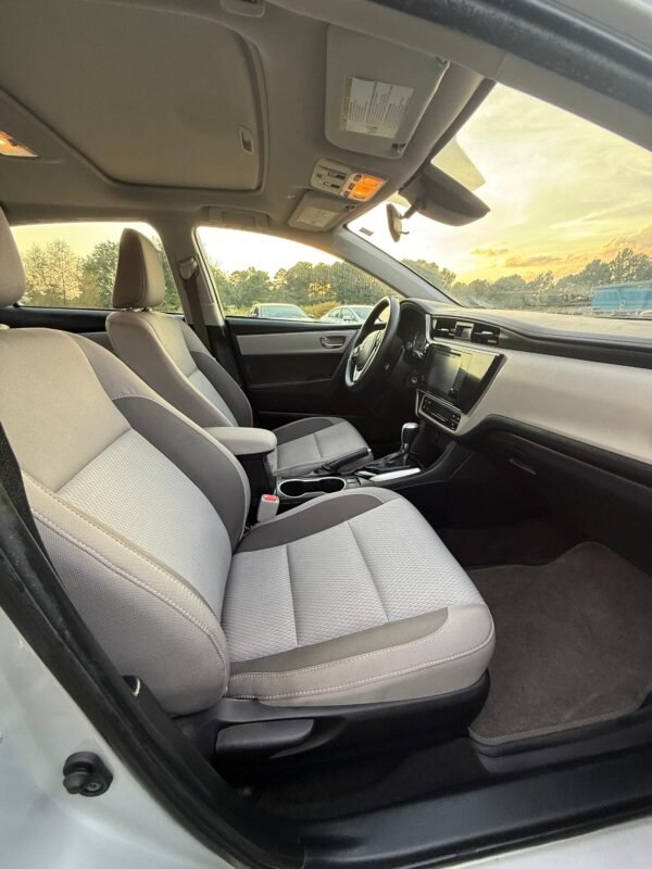 2019 Toyota Corolla | 106mil millas