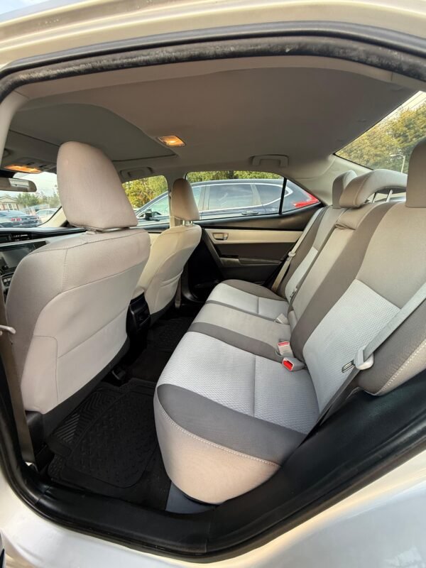 2019 Toyota Corolla | 106mil millas