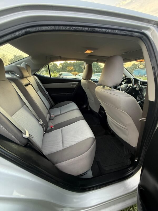 2019 Toyota Corolla | 106mil millas