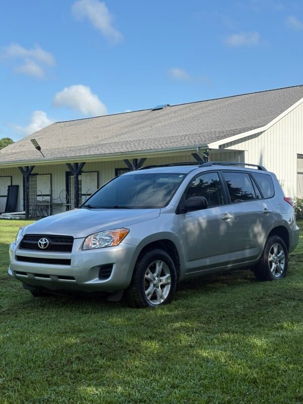 2012 Toyota RAV4 | 80mil millas