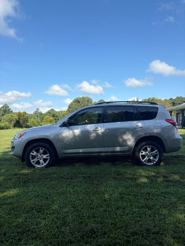 2012 Toyota RAV4 | 80mil millas