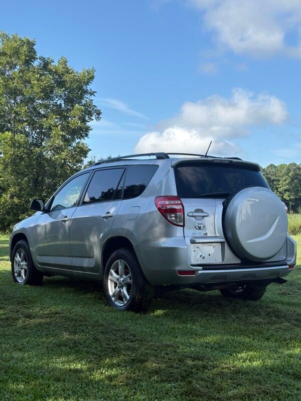 2012 Toyota RAV4 | 80mil millas