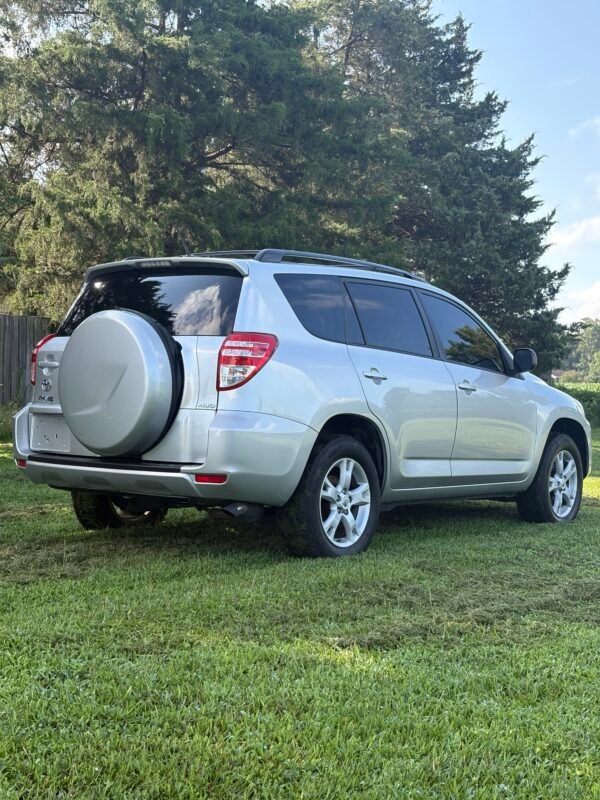 2012 Toyota RAV4 | 80mil millas