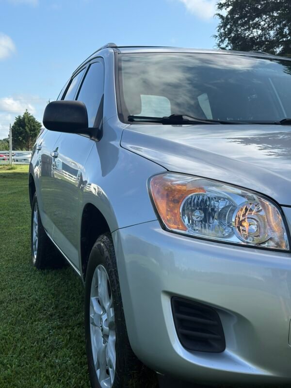 2012 Toyota RAV4 | 80mil millas