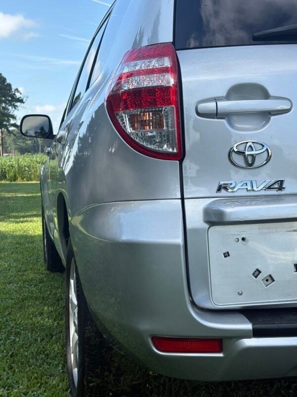 2012 Toyota RAV4 | 80mil millas