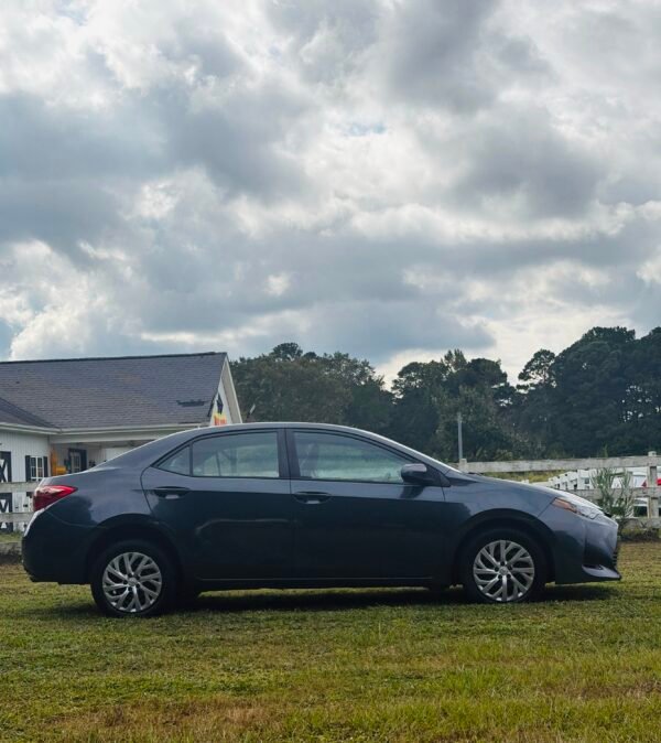 2018 Toyota Corolla LE | 67mil millas