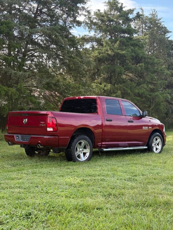 2014 Dodge RAM 1500 | 108mil millas