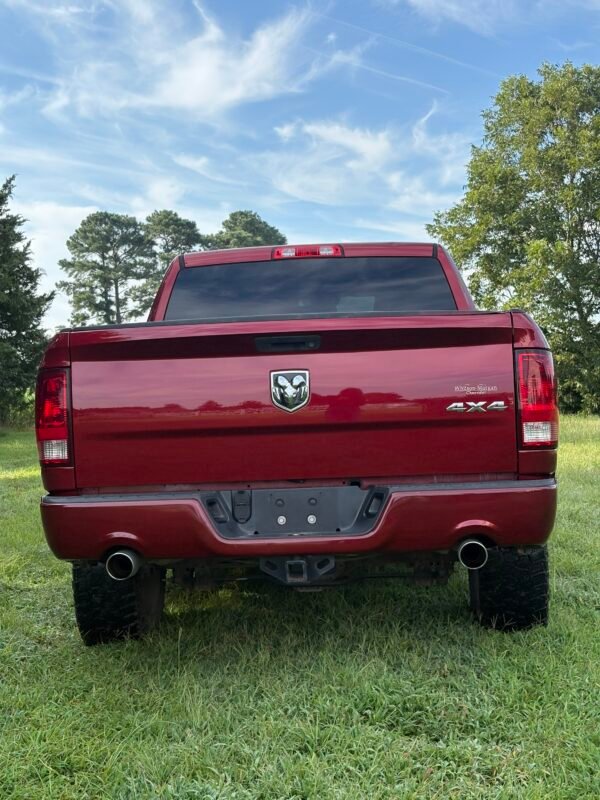 2014 Dodge RAM 1500 | 108mil millas