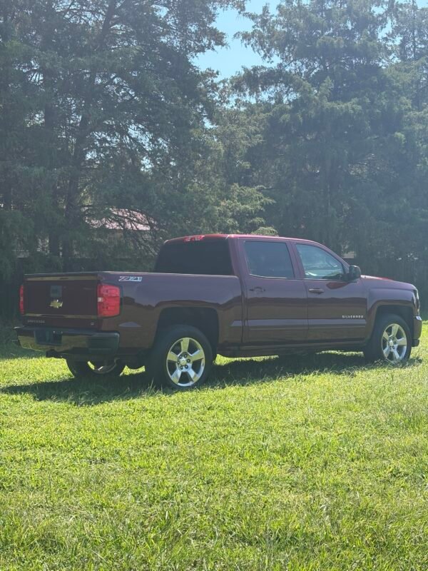 2017 Chevrolet Silverado LT | 116mil millas