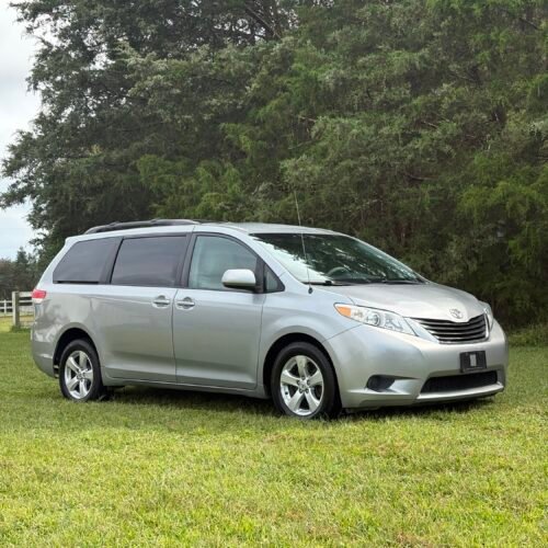 2013 Toyota Sienna | 115mil millas