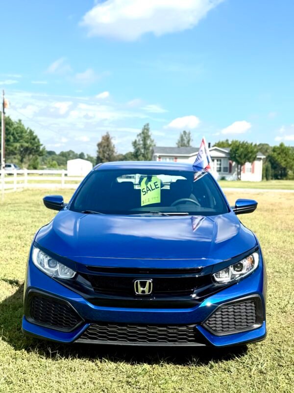 2017 Honda Civic LX Sedan  |. 96mil millas