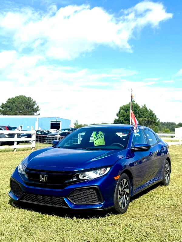 2017 Honda Civic LX Sedan  |. 96mil millas