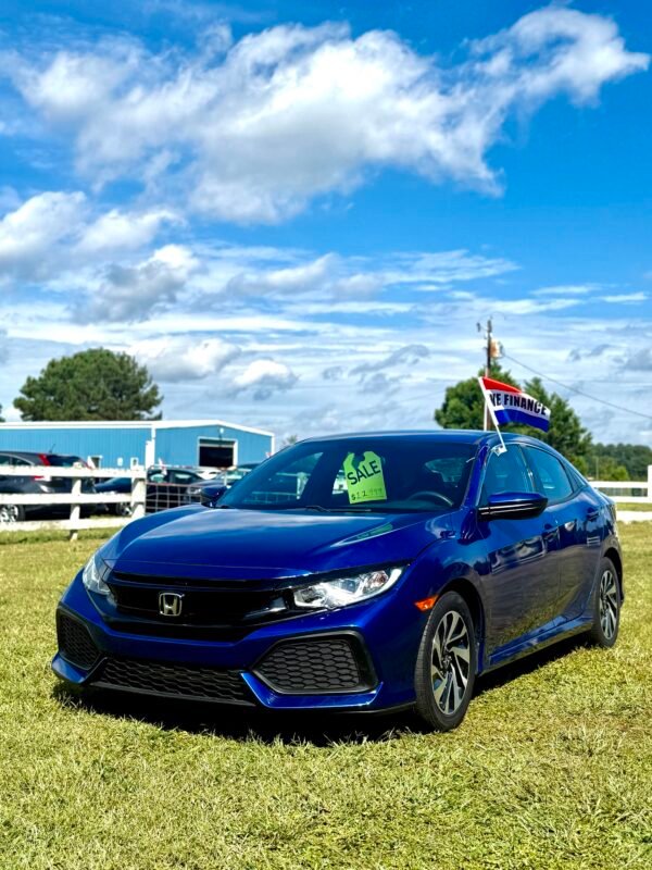 2017 Honda Civic LX Sedan  |. 96mil millas