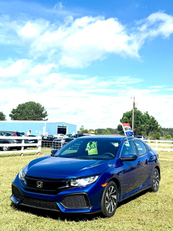 2017 Honda Civic LX Sedan  |. 96mil millas