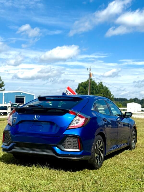 2017 Honda Civic LX Sedan  |. 96mil millas