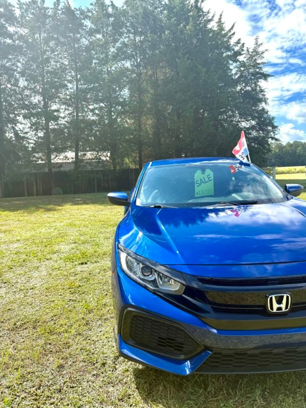 2017 Honda Civic LX Sedan  |. 96mil millas