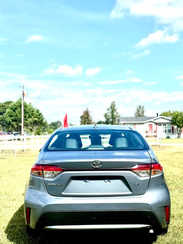2020 TOYOTA COROLA LE.  |  71 mil millas