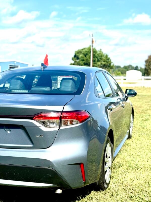 2020 TOYOTA COROLA LE.  |  71 mil millas