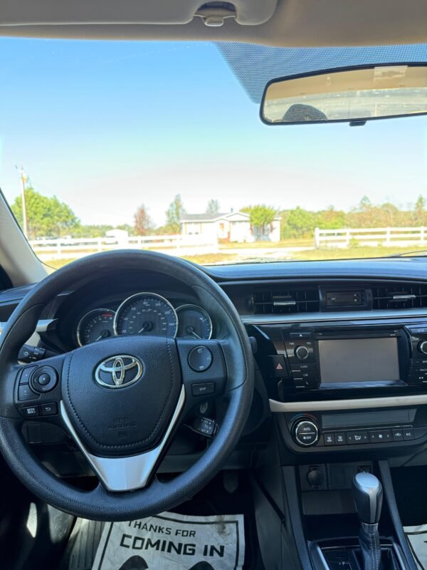 2015 TOYOTA COROLLA L 
30,MIL MILLAS