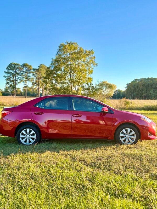 2017 TOYOTA COROLLA LE