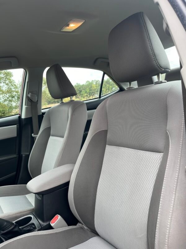 img_1684-2 2017 TOYOTA COROLLA LE | 102 MIL MILLAS